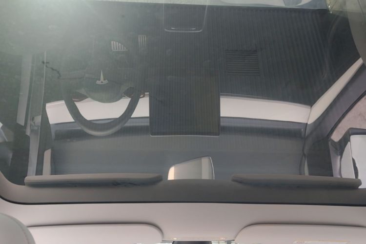 Tesla Model Y 2022 #18 Tesla Model Y 2022 car image #18