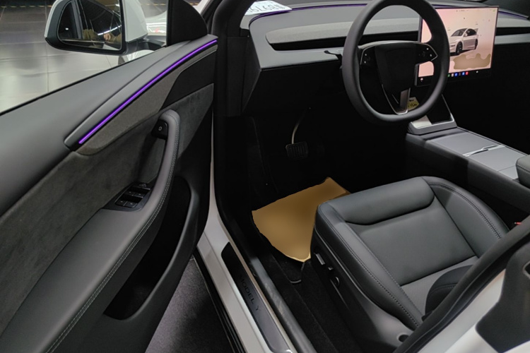 Tesla Model Y 2026 car image #12
