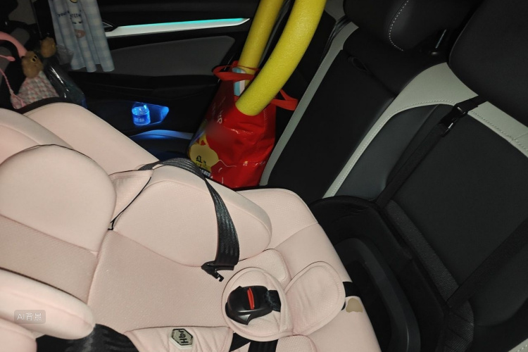 Volkswagen Golf 2023 car image #19