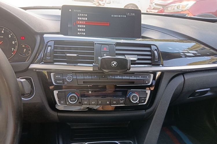 BMW 3 Series 2019 car image #13