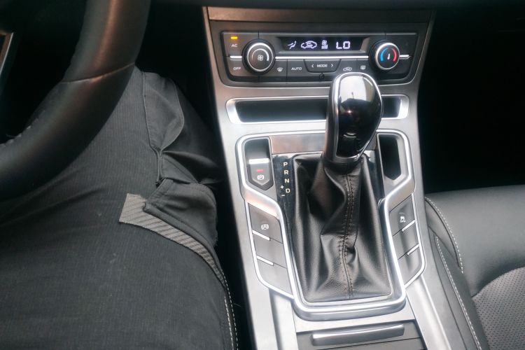 GEELY Emgrand 2020 car image #14