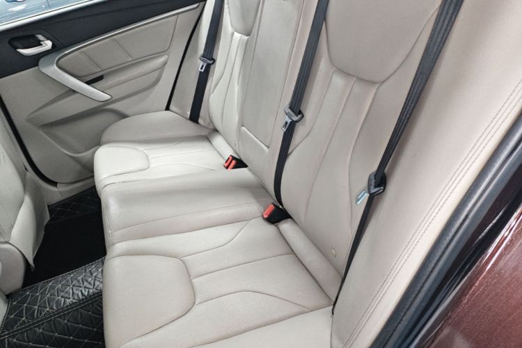 GEELY Emgrand 2016 #17 GEELY Emgrand 2016 car image #17
