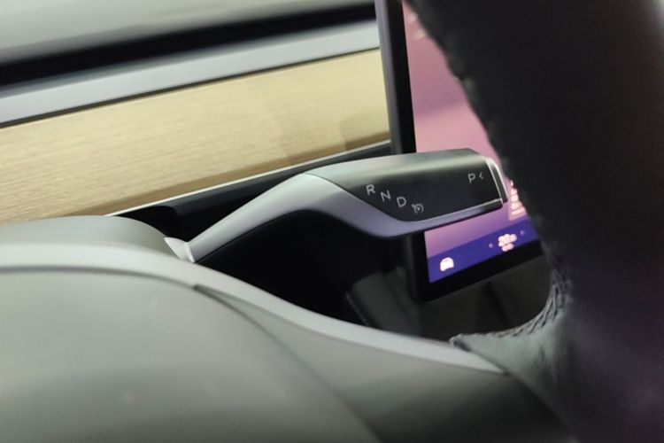 Tesla Model Y 2022 car image #14
