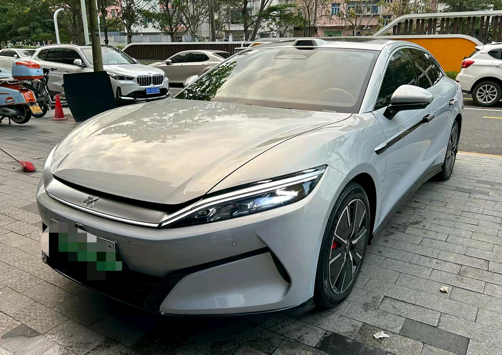 BYD HanL 2025 BYD HanL 2025 صورة سيارة