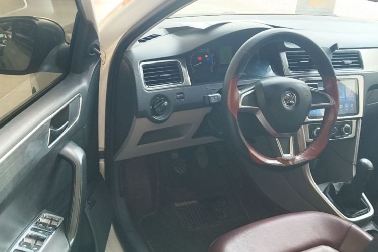 Skoda Rapid 2017 #16 Skoda Rapid 2017 car image #16
