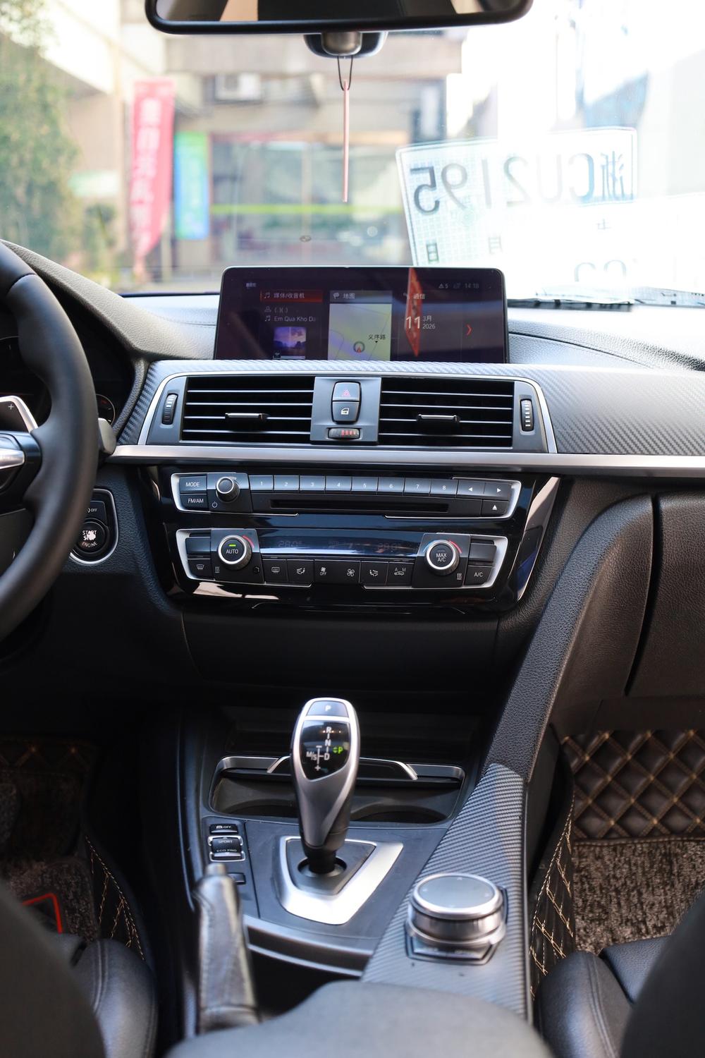 BMW 3 Series 2019 #6 BMW 3 Series 2019 car image #6