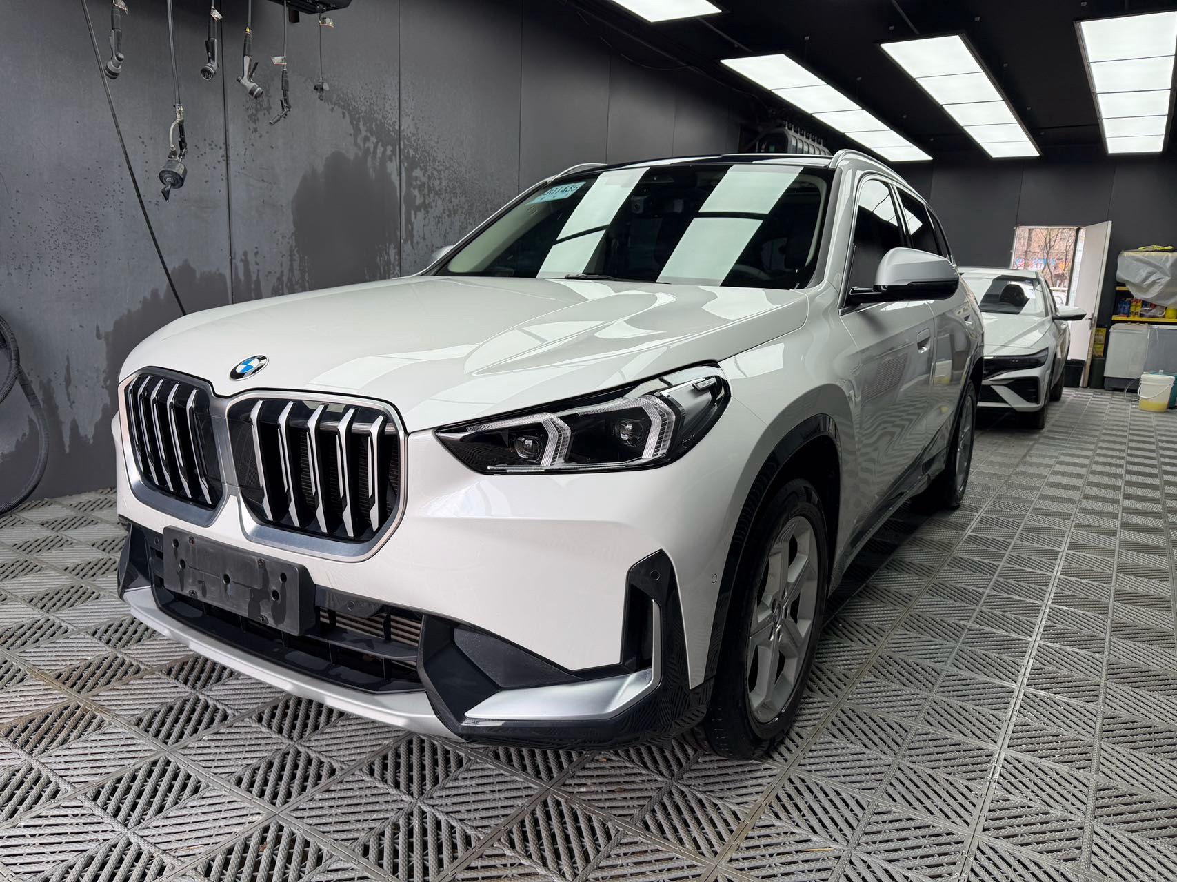 BMW X1 2023 car image 