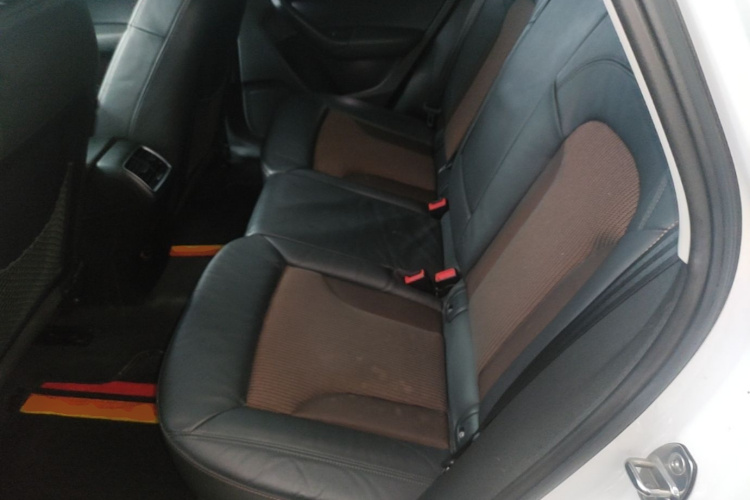 Audi Q3 2017 car image #17