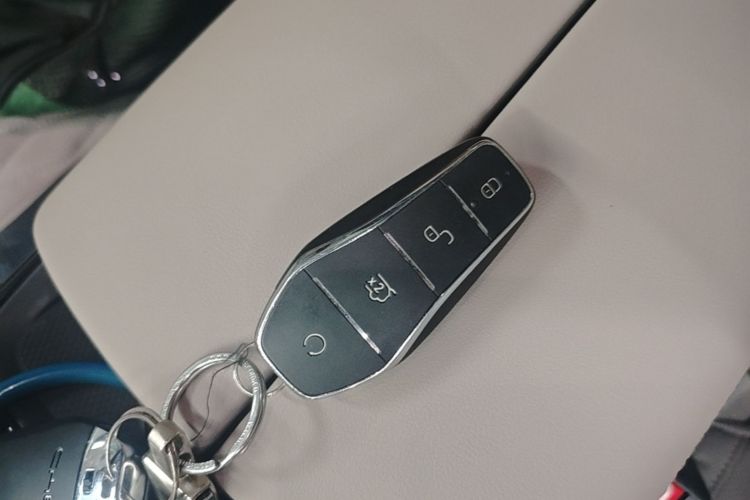 BYD Han 2025 car image #14