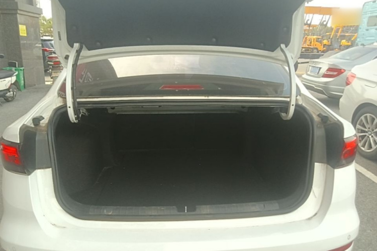 GEELY Emgrand 2022 #19 GEELY Emgrand 2022 car image #19