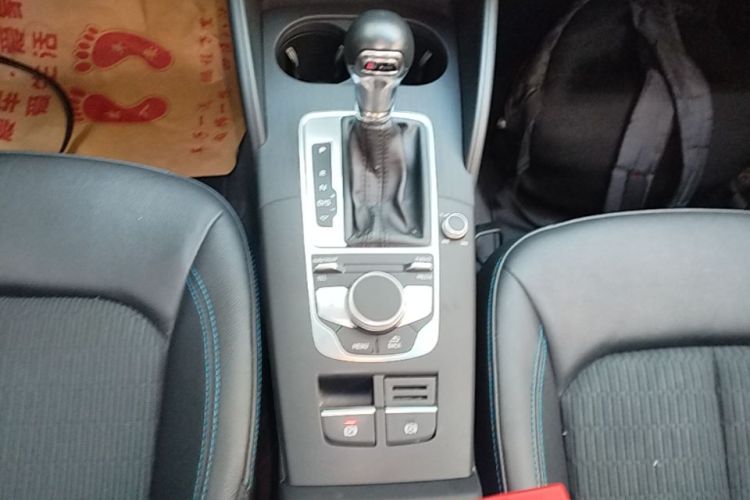 Audi A3 2019 car image #14
