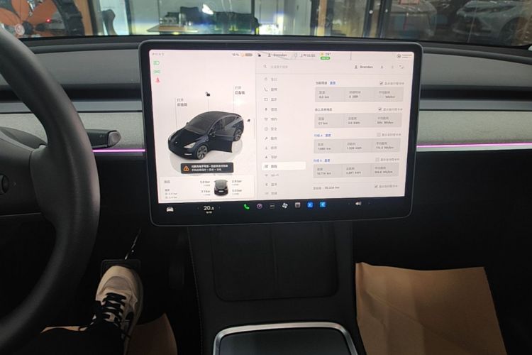 Tesla Model Y 2024 #13 Tesla Model Y 2024 car image #13