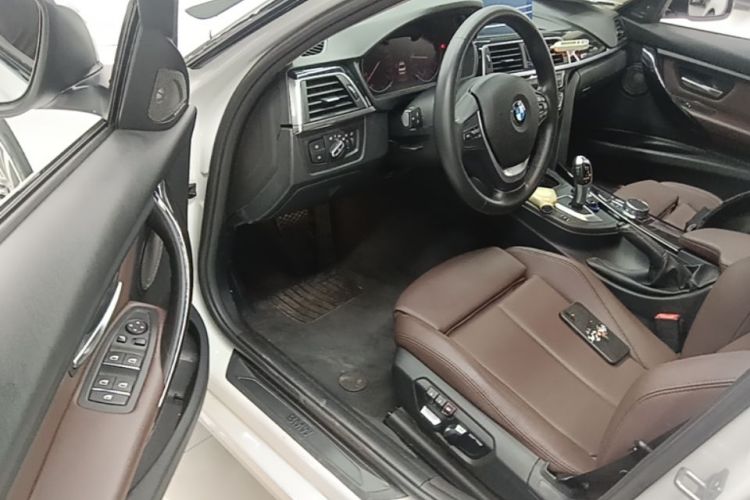 BMW 3 Series 2019 #16 BMW 3 Series 2019 car image #16