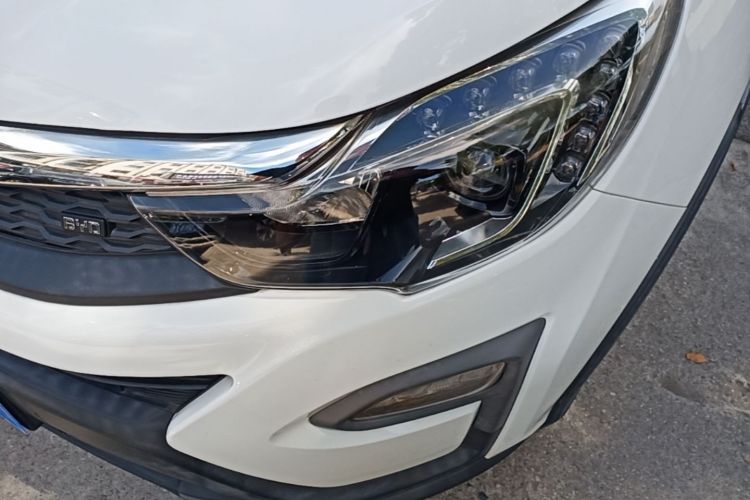 BYD Yuan 2018 #23 BYD Yuan 2018 car image #23