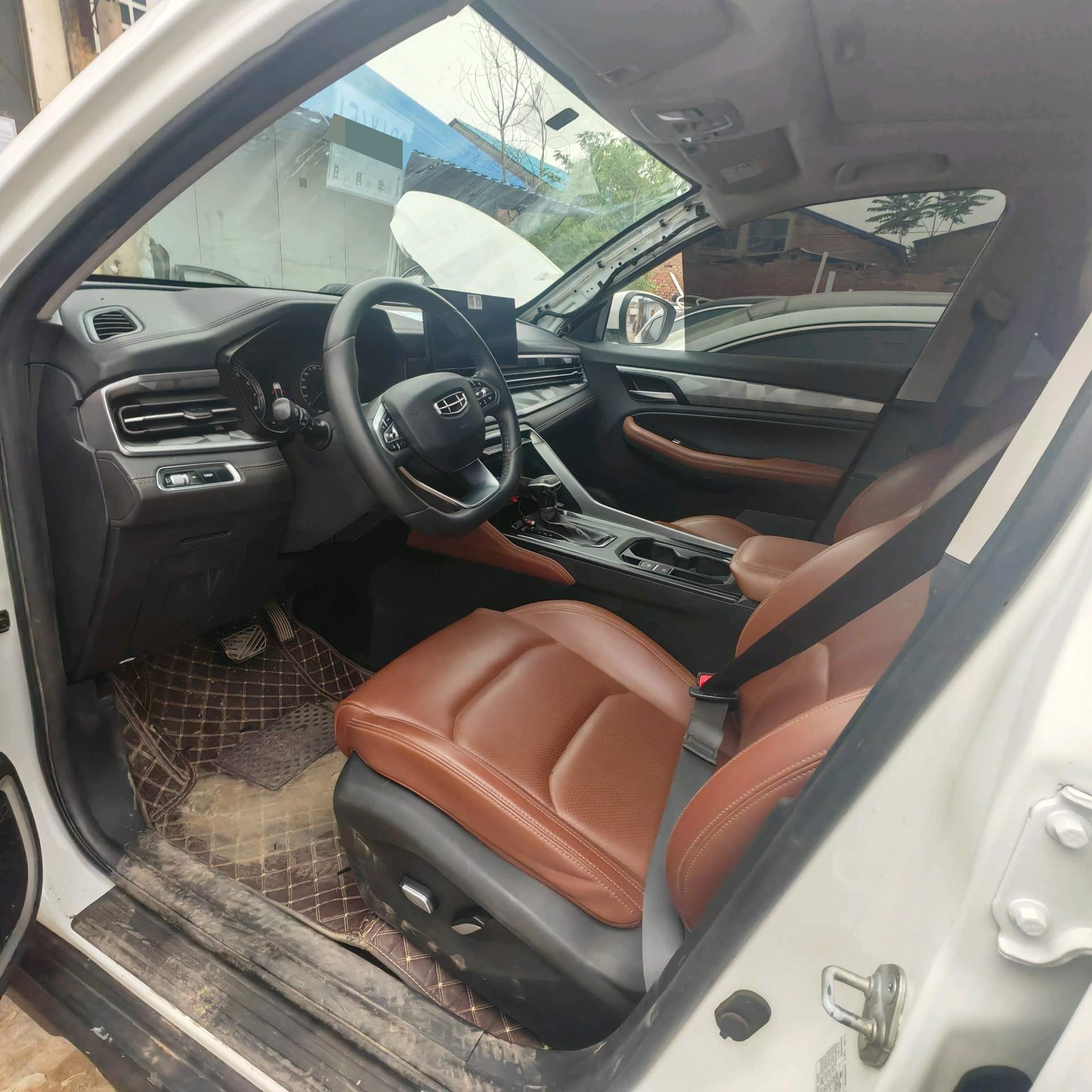 GEELY Vision X6 2022 car image #2