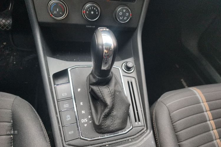 Volkswagen Lavida 2018 imagen de coche #16