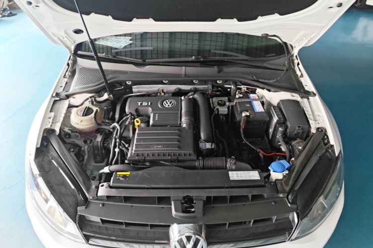 Volkswagen Golf 2017 car image #20