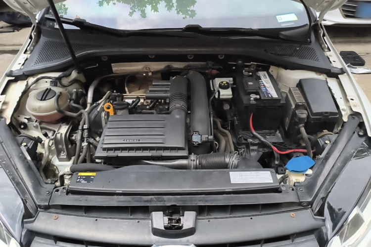 Volkswagen Golf 2016 car image #22