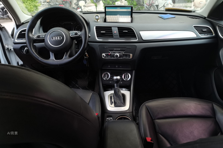 Audi Q3 2016 car image #11