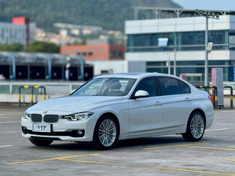 BMW 3 Series 2018 car image #3