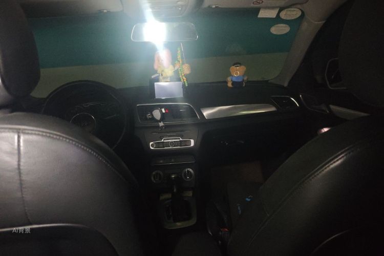 Audi Q3 2015 car image #20