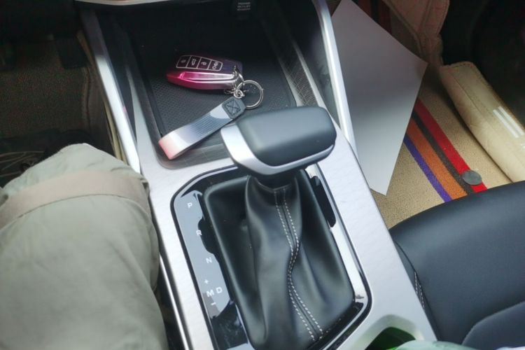 GEELY Emgrand 2024 car image #14