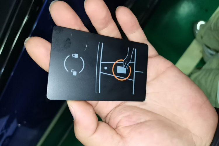 Tesla Model 3 2020 car image #9