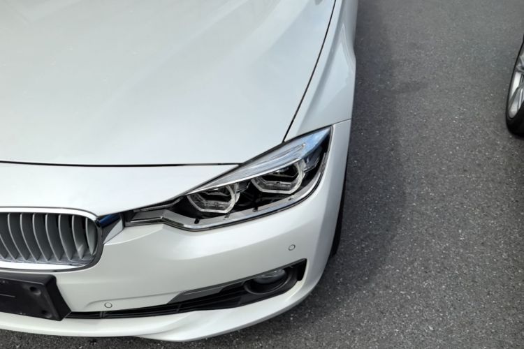 BMW 3 Series 2017 car image #23