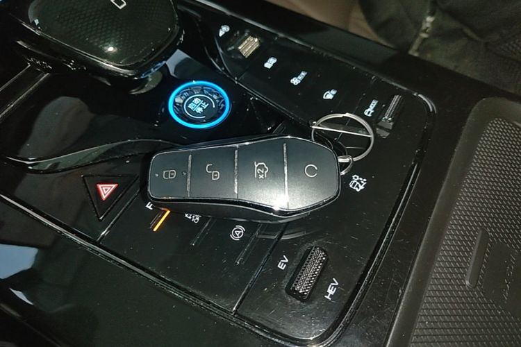 BYD Han 2024 imagen de coche #9