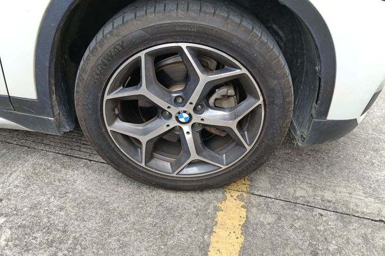 BMW X1 2019 car image #9