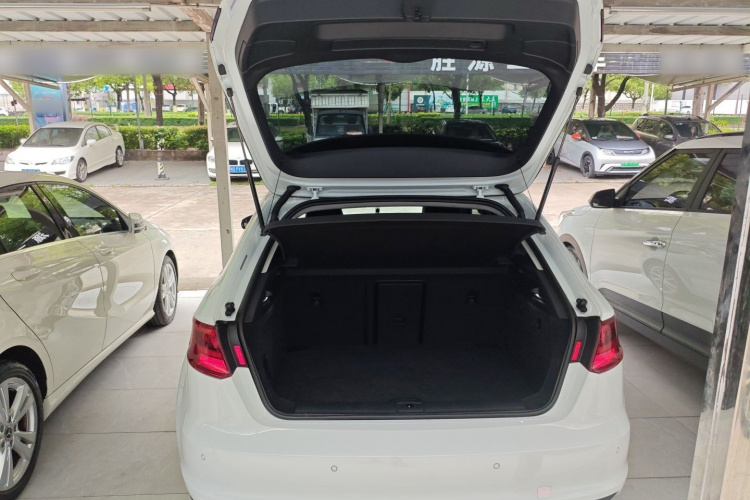 Audi A3 2017 car image #22