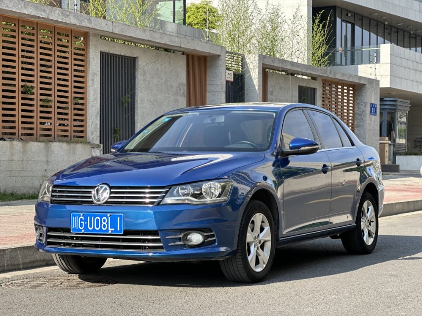 Volkswagen Bora 2013 car image 