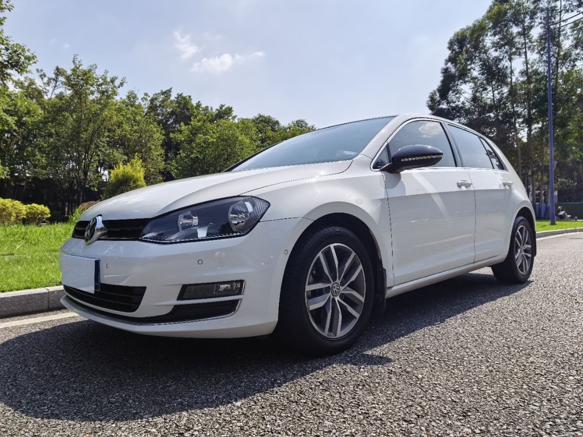 Volkswagen Golf 2017 car image #11