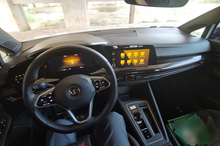 Volkswagen Golf 2023 #10 Volkswagen Golf 2023 صورة سيارة #10