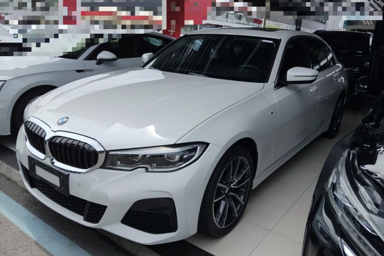 BMW 3 Series 2022 car image #2