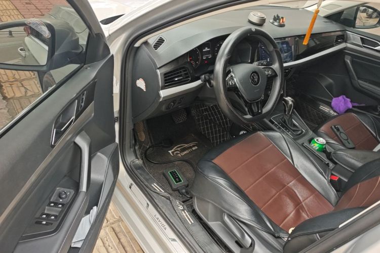 Volkswagen Lavida 2020 car image #16
