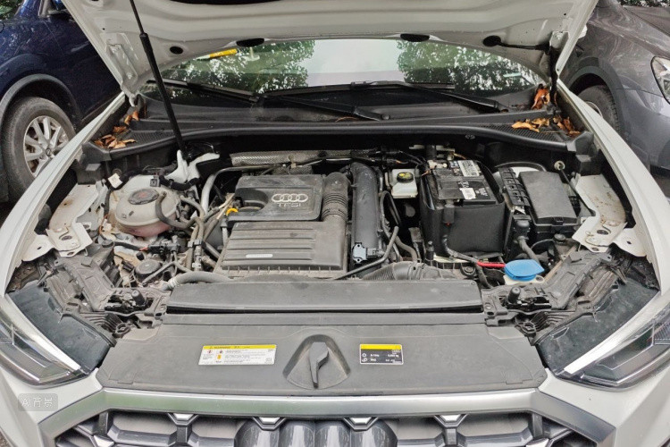 Audi Q3 2021 car image #22