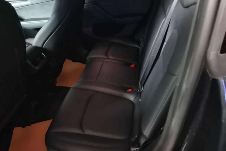 Tesla Model Y 2024 car image #17