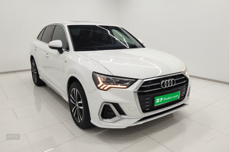 Audi Q3 2020 car image #4