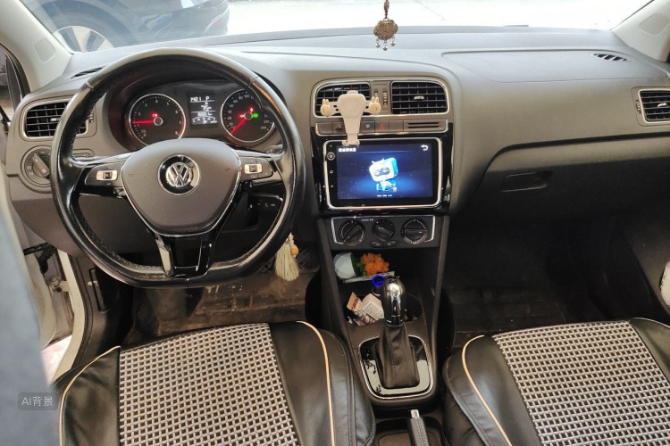Volkswagen Polo 2018 car image #11