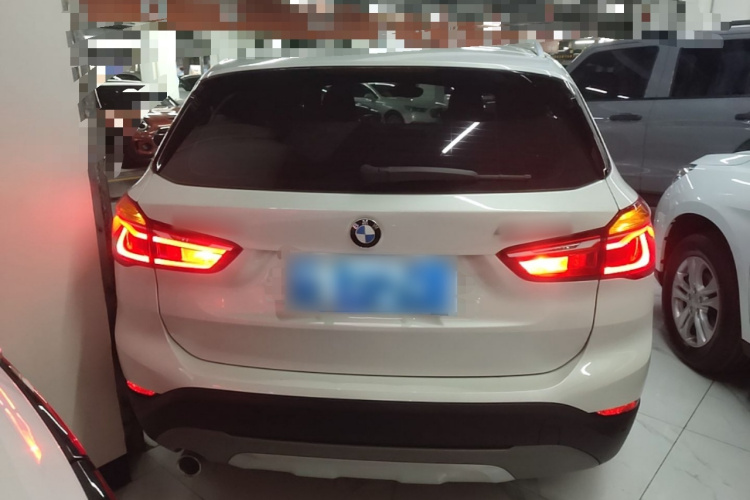 BMW X1 2018 #6 BMW X1 2018 car image #6