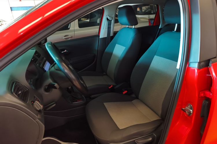 Volkswagen Polo 2018 car image #19