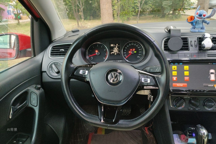 Volkswagen Polo 2016 car image #12