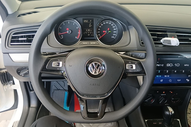 Volkswagen Lavida 2021 car image #11