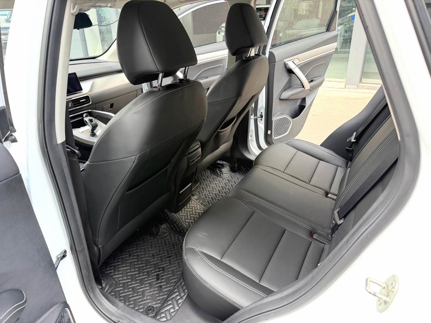 GEELY Coolray 2019 car image #6