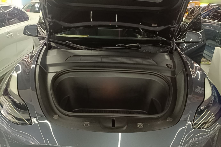 Tesla Model Y 2021 #20 Tesla Model Y 2021 car image #20