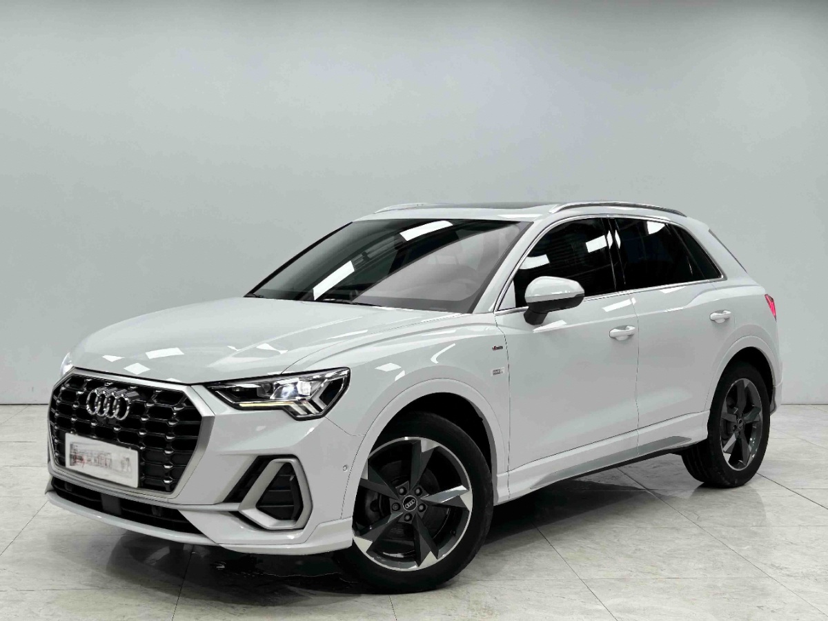 Audi Q3 2022 car image 