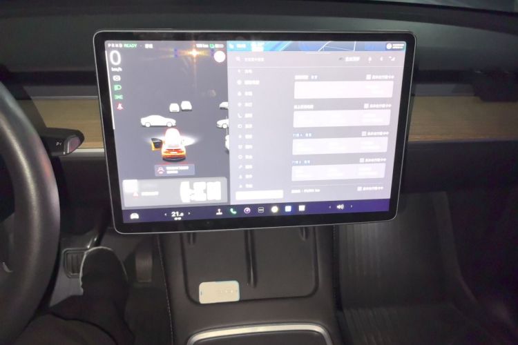 Tesla Model Y 2022 immagine di auto #17