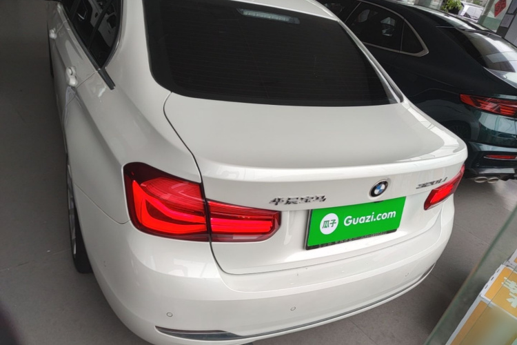 BMW 3 Series 2018 #6 BMW 3 Series 2018 car image #6