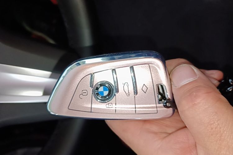 BMW 3 Series 2022 #14 BMW 3 Series 2022 car image #14
